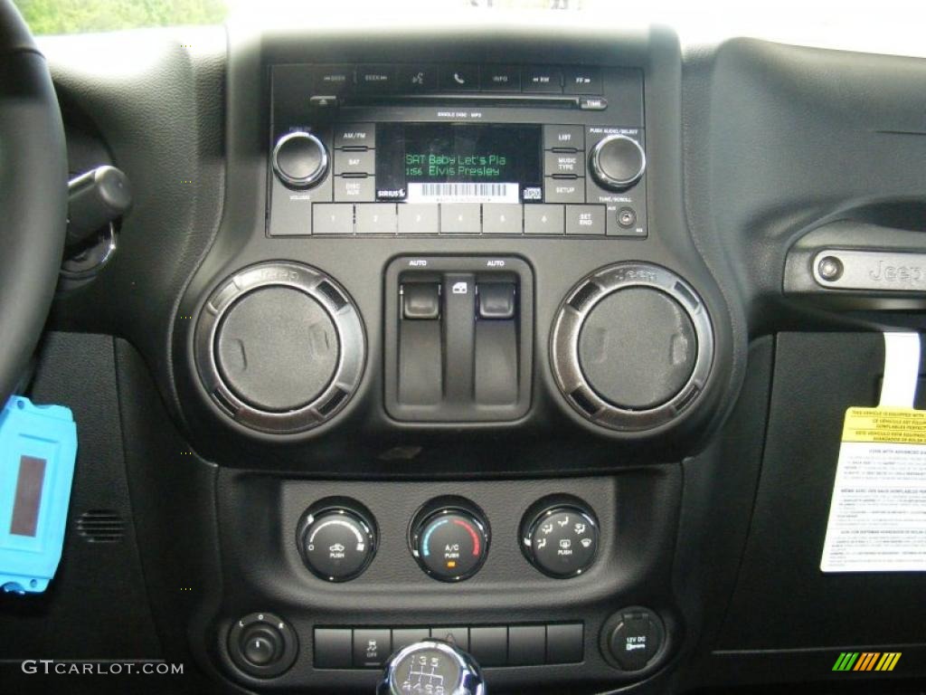 2011 Wrangler Sport S 4x4 - Natural Green Pearl / Black photo #9