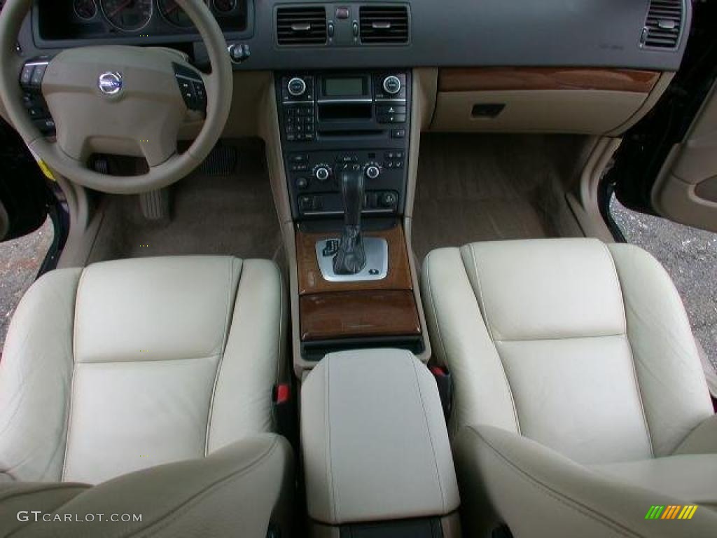 2007 Volvo XC90 3.2 AWD Taupe Dashboard Photo #49113863