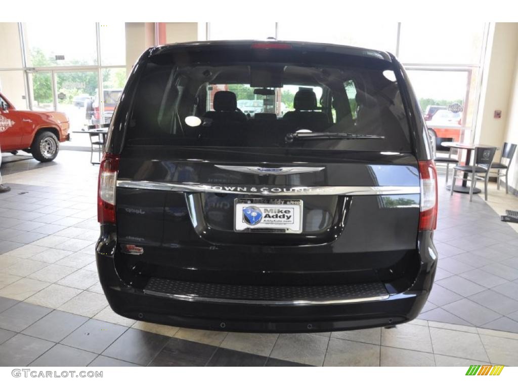 2011 Town & Country Touring - Brilliant Black Crystal Pearl / Black/Light Graystone photo #6