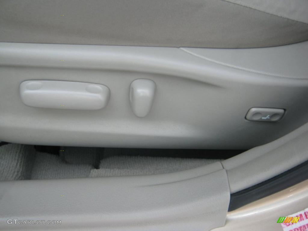 2010 Camry LE - Sandy Beach Metallic / Bisque photo #14