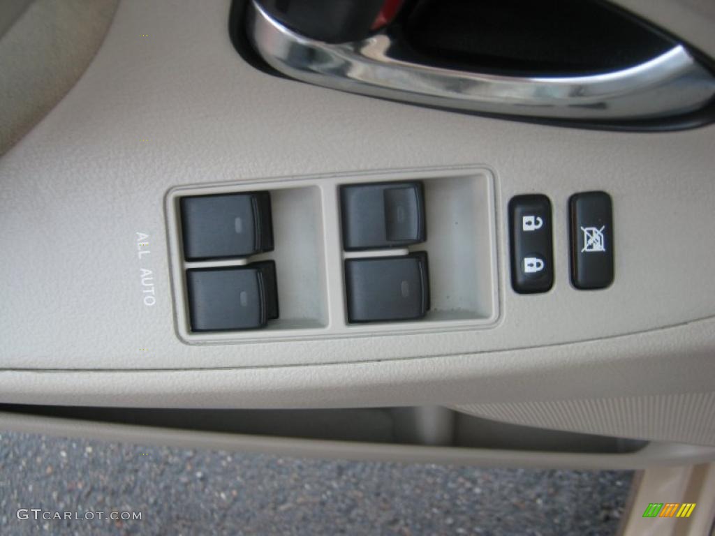 2010 Camry LE - Sandy Beach Metallic / Bisque photo #17