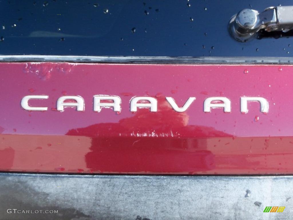 2001 Caravan SE - Dark Garnet Red Pearlcoat / Taupe photo #7