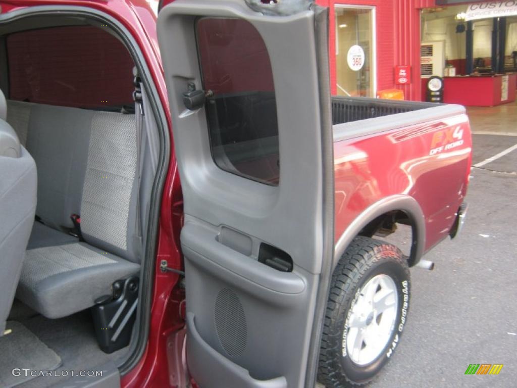 2003 F150 FX4 SuperCab 4x4 - Toreador Red Metallic / Medium Graphite Grey photo #16