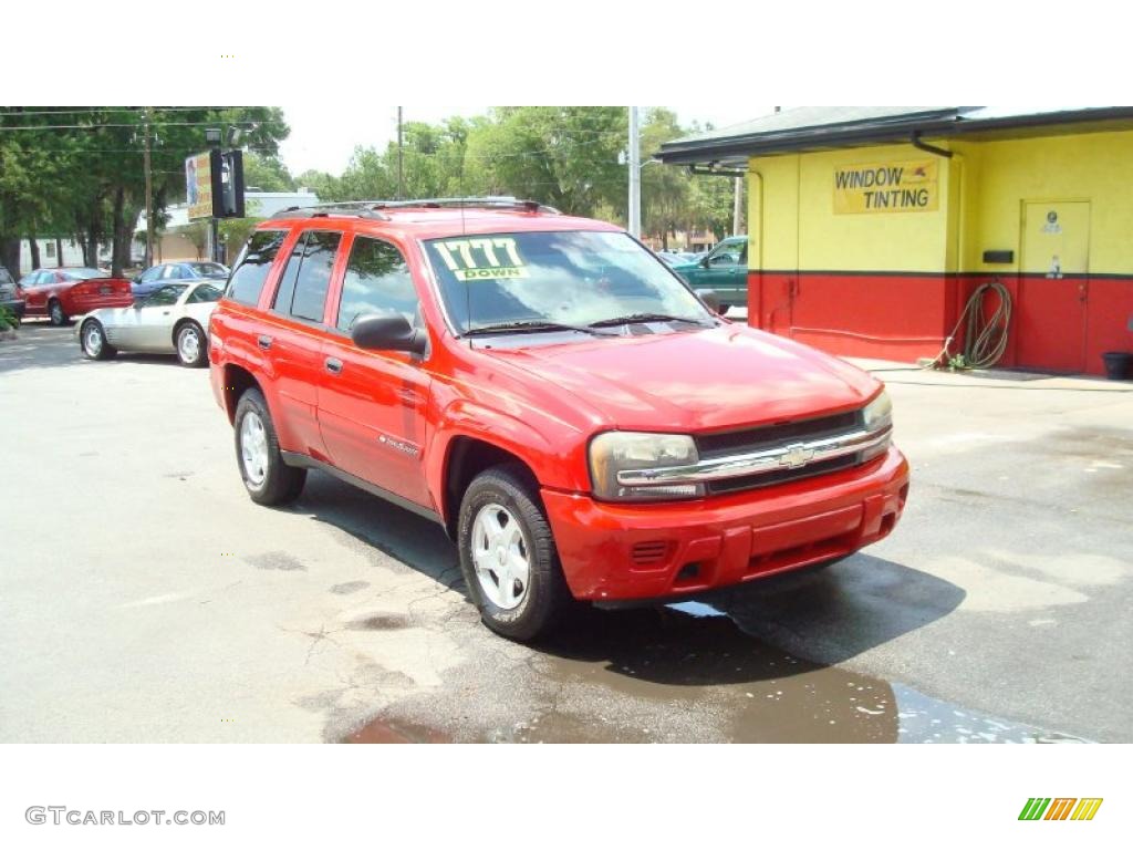 2002 TrailBlazer LS - Victory Red / Medium Oak photo #1