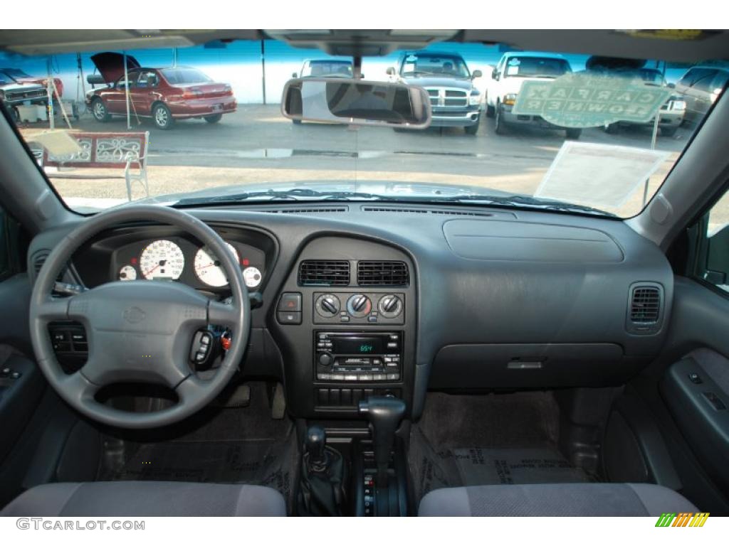 2000 Nissan Pathfinder SE 4x4 Slate Dashboard Photo #49121609