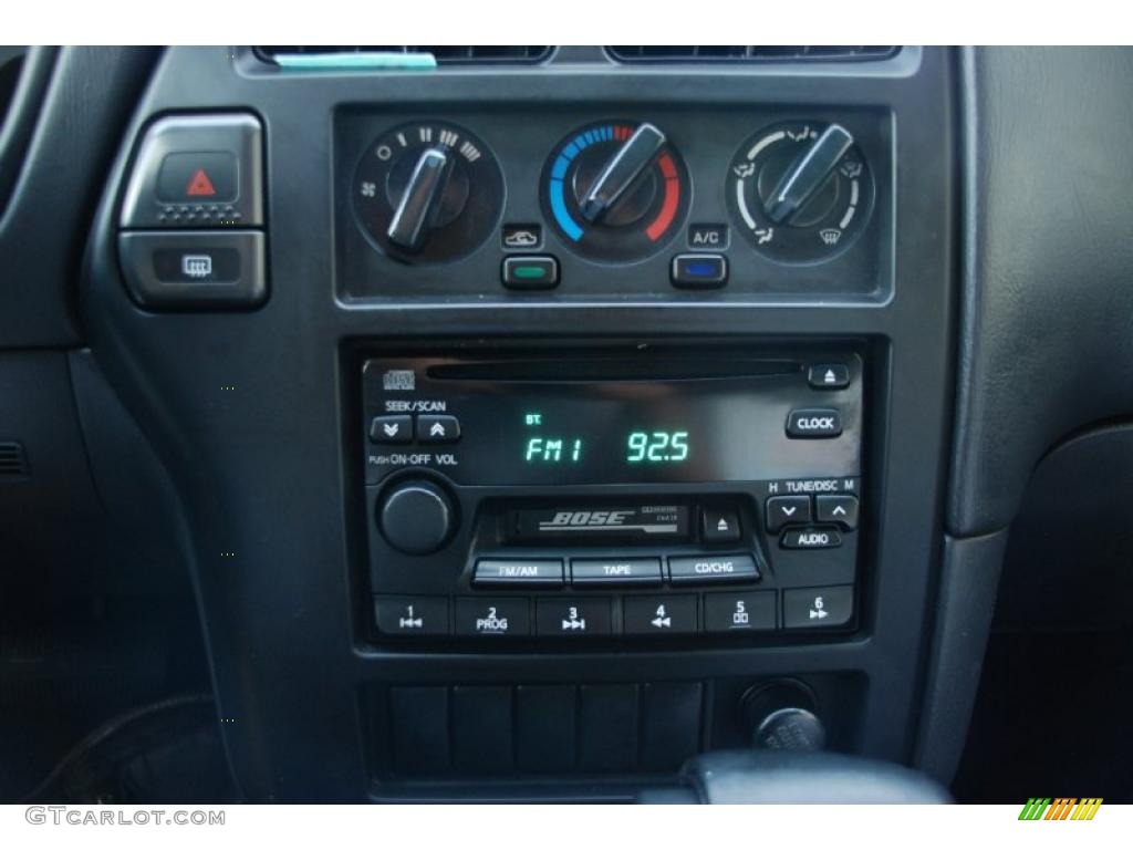 2000 Nissan Pathfinder SE 4x4 Controls Photos