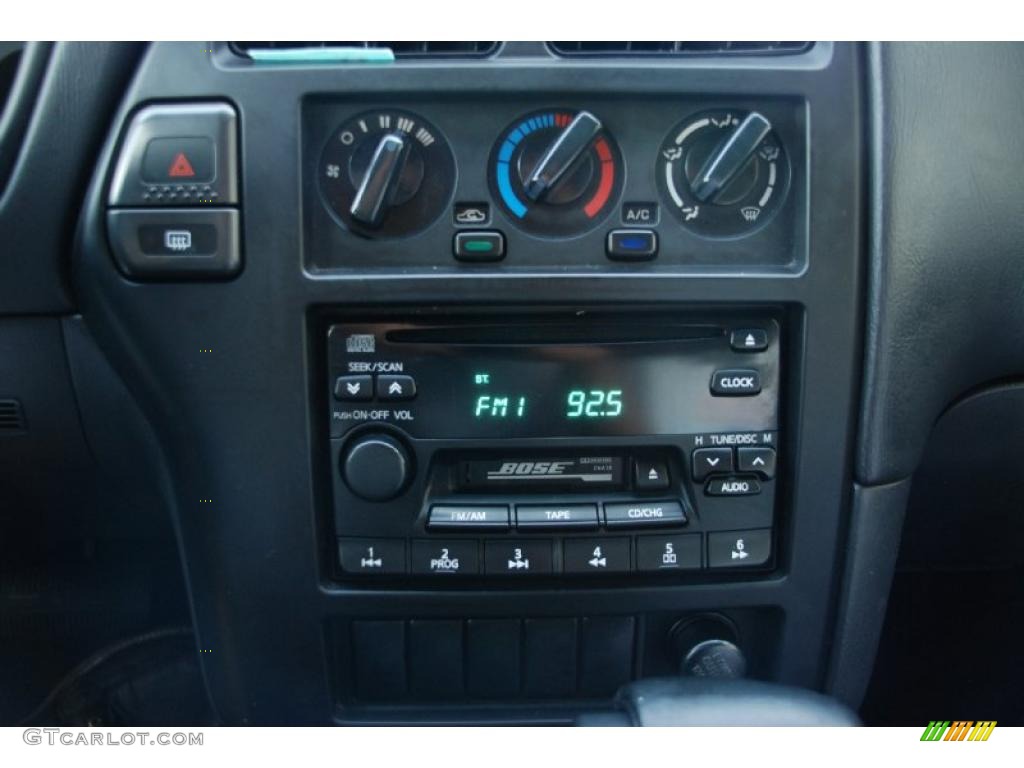 2000 Nissan Pathfinder SE 4x4 Controls Photo #49121660