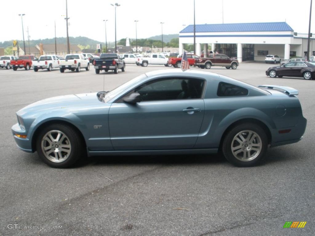 2006 Mustang GT Premium Coupe - Windveil Blue Metallic / Dark Charcoal photo #6
