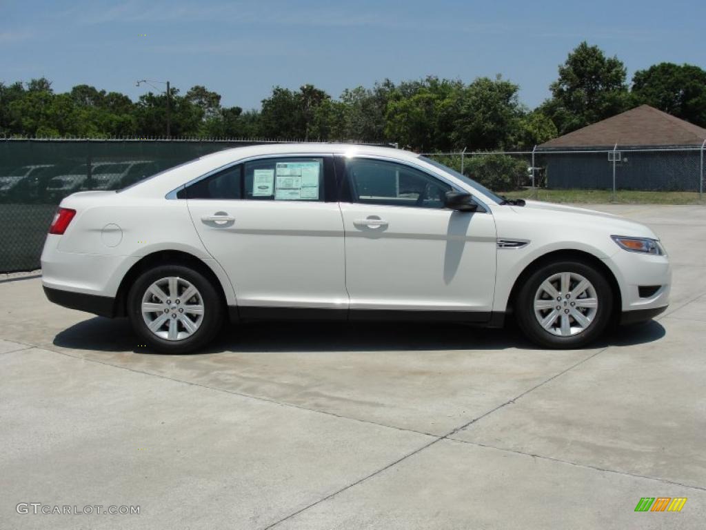 White Suede 2011 Ford Taurus SE Exterior Photo #49122119