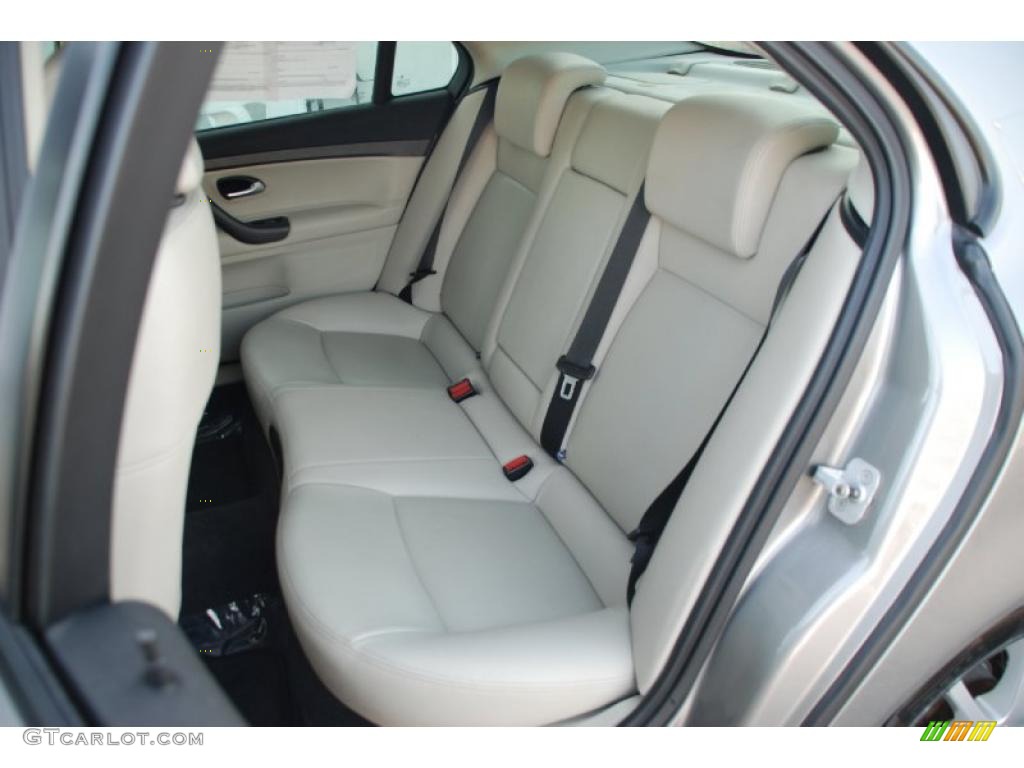 Parchment Interior 2004 Saab 9-3 Linear Sedan Photo #49122143