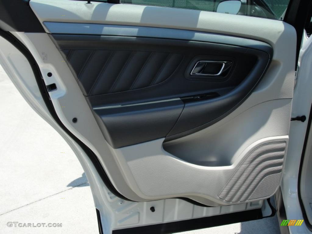 2011 Taurus SE - White Suede / Light Stone photo #21