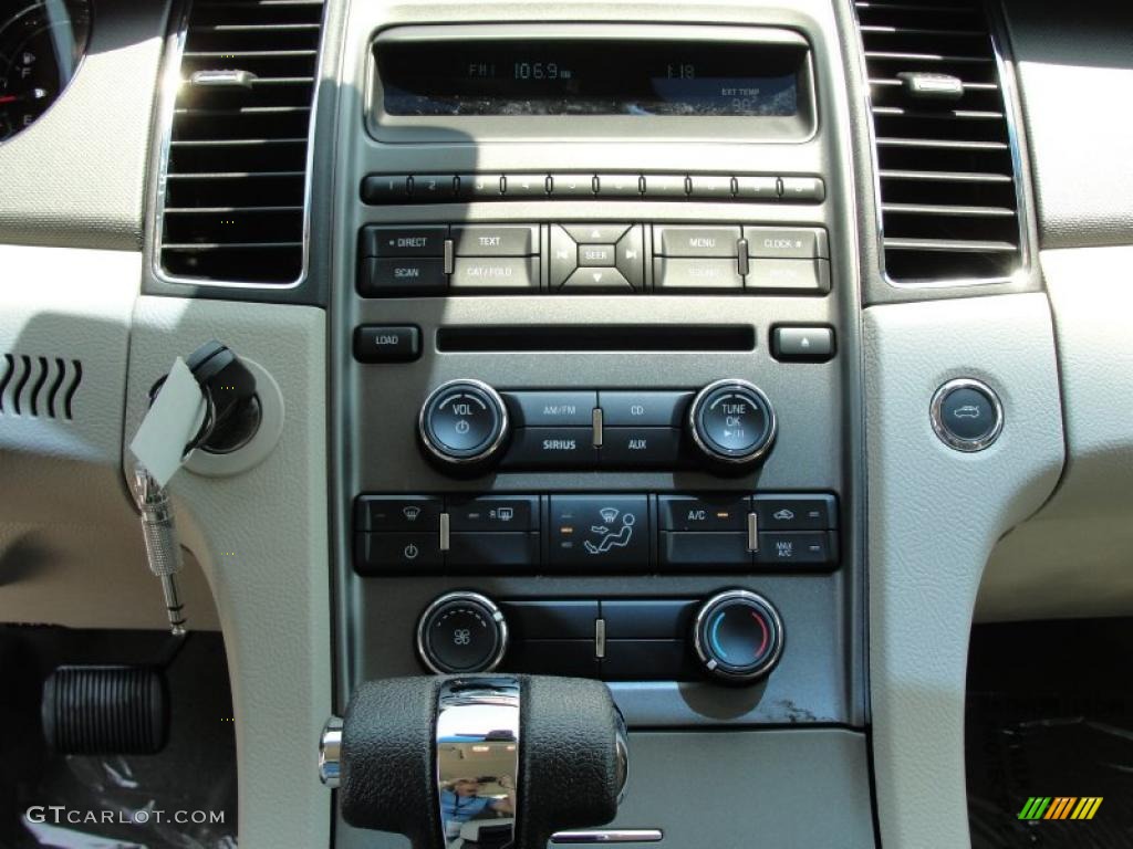 2011 Ford Taurus SE Controls Photo #49122494