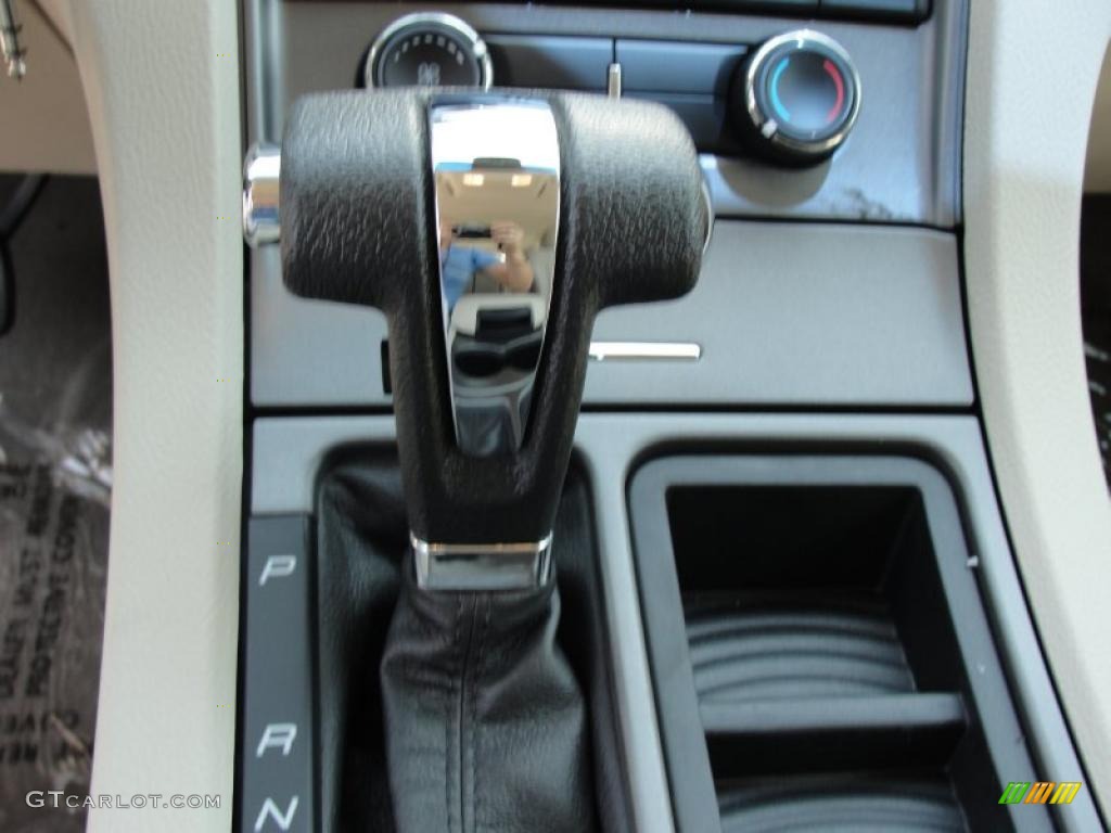 2011 Ford Taurus SE 6 Speed Automatic Transmission Photo #49122560