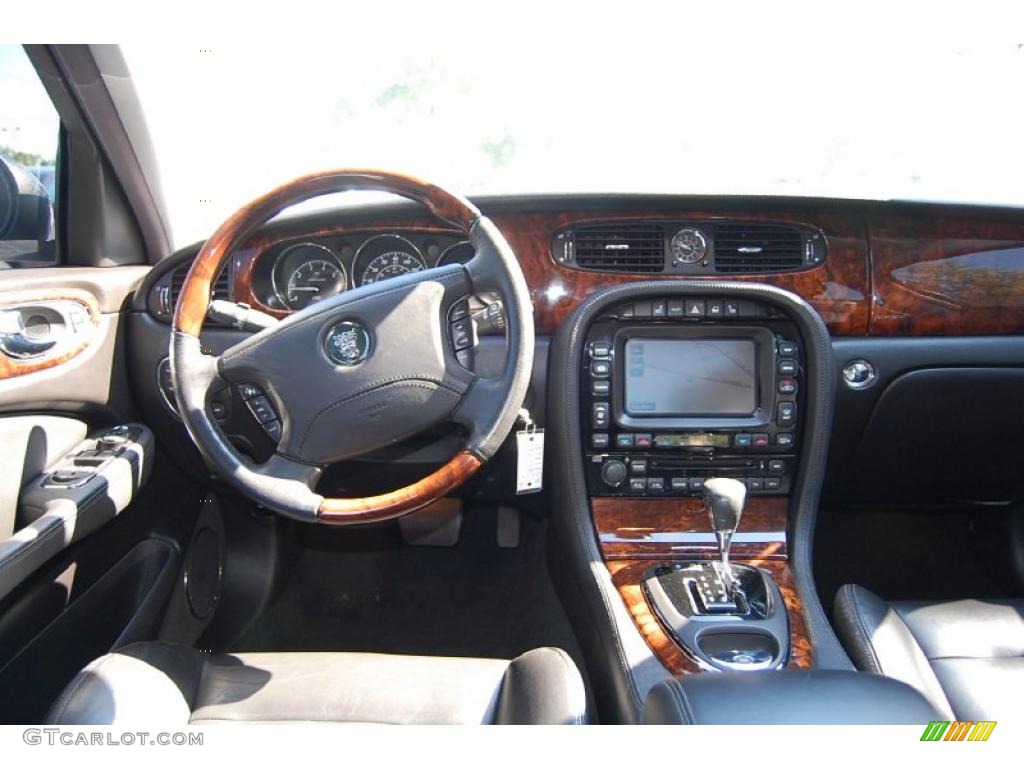 2005 Jaguar XJ XJR Charcoal Dashboard Photo #49122707