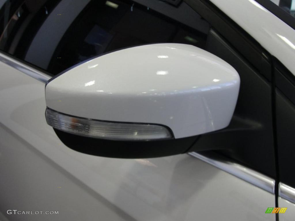 2012 Focus Titanium 5-Door - White Platinum Tricoat Metallic / Charcoal Black photo #3