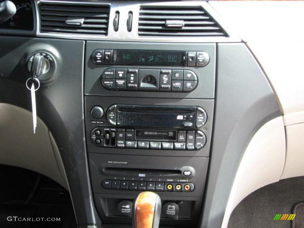 2005 Chrysler Pacifica Limited AWD Controls Photo #49127087