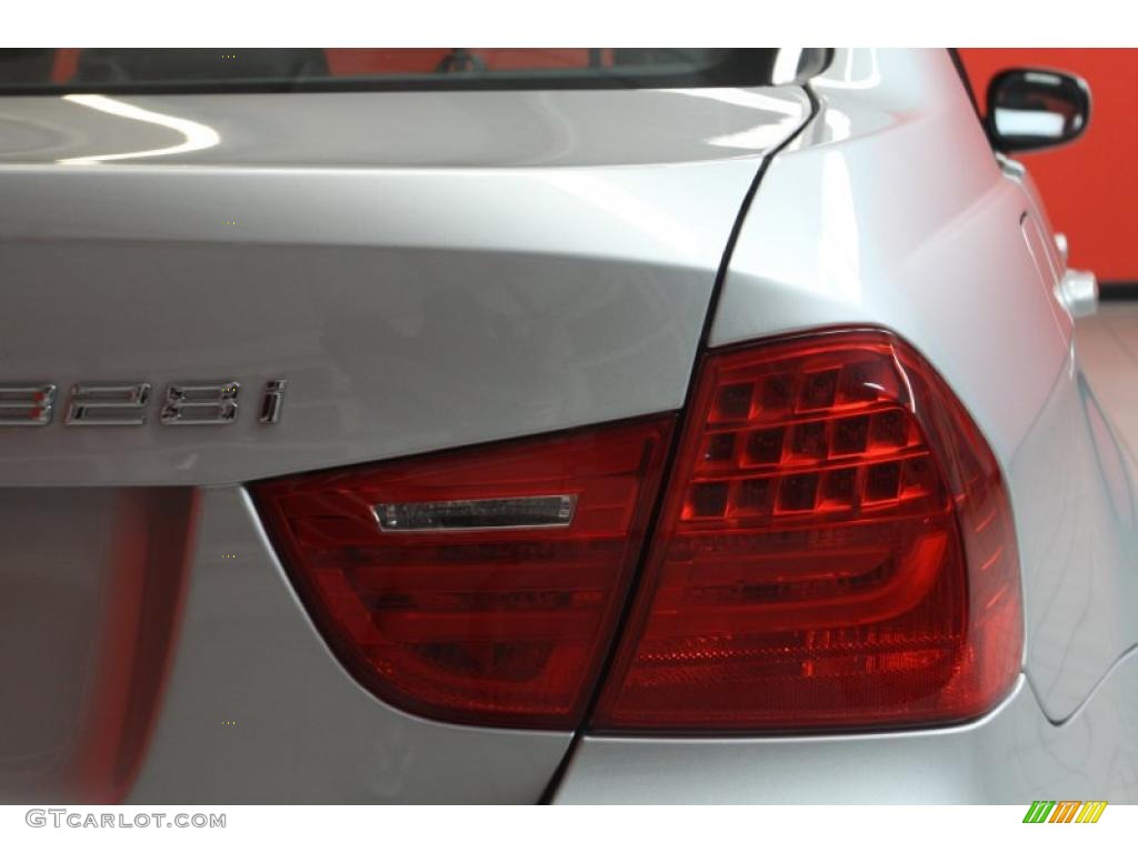 2009 3 Series 328i Sedan - Titanium Silver Metallic / Black photo #17