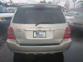 2003 Vintage Gold Metallic Toyota Highlander V6  photo #8