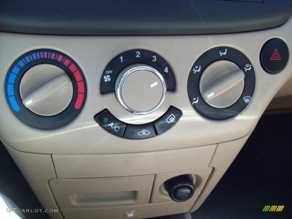 2011 Chevrolet Aveo LT Sedan Controls Photo #49128842