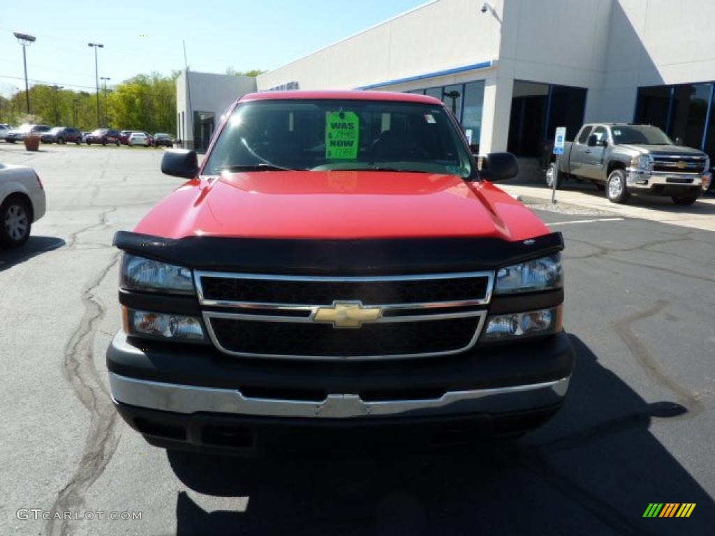 2006 Silverado 1500 Work Truck Extended Cab 4x4 - Victory Red / Dark Charcoal photo #2