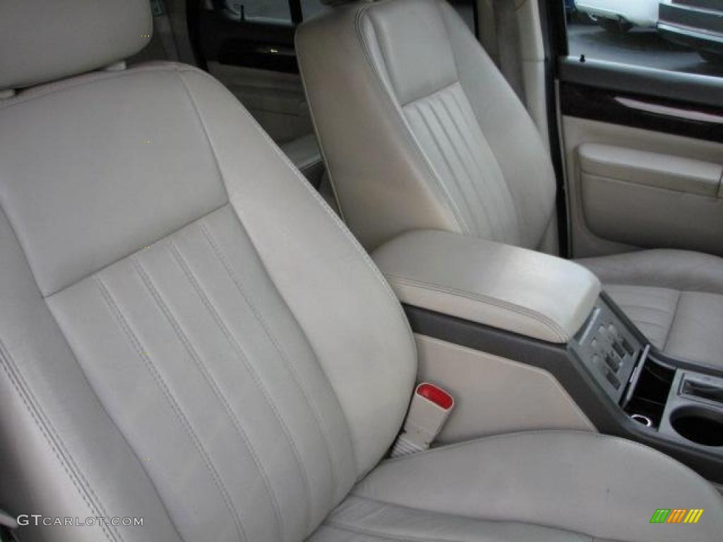 Light Parchment Interior 2004 Lincoln Aviator Luxury Photo #49130216
