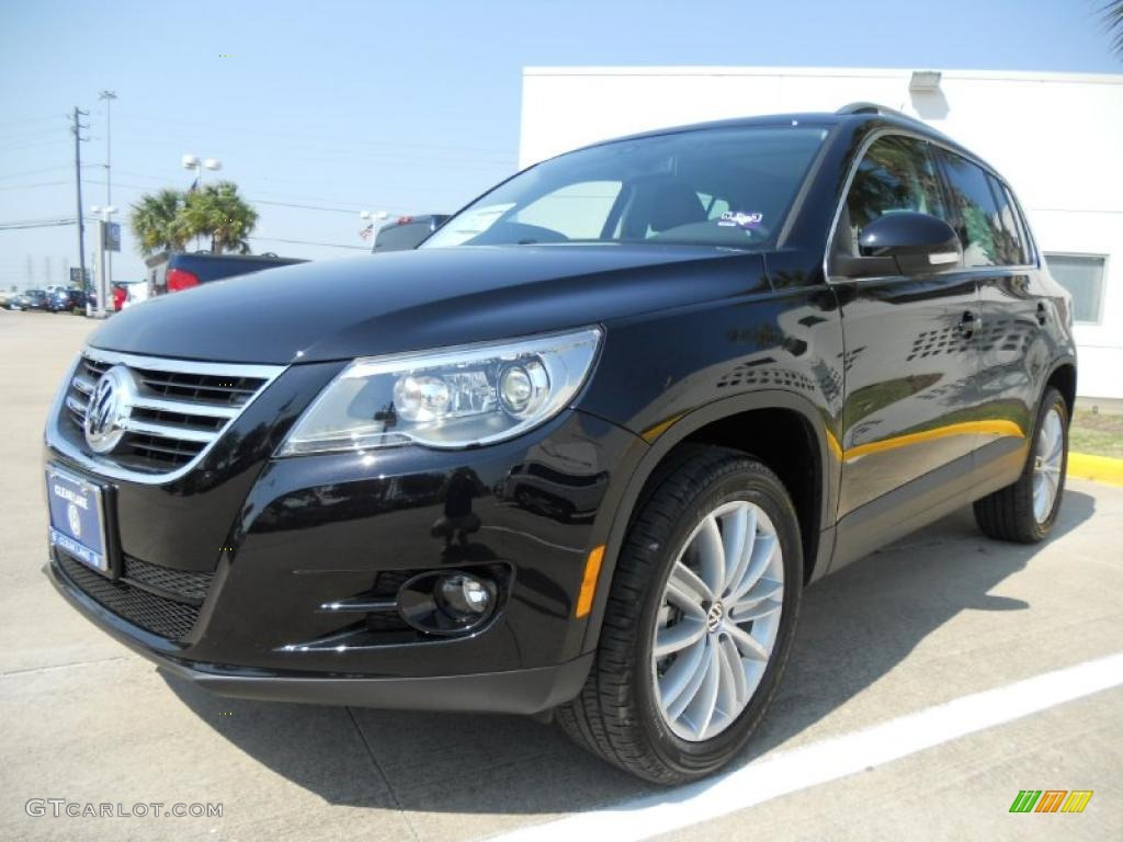 2011 Tiguan SEL 4Motion - Deep Black Metallic / Charcoal photo #3