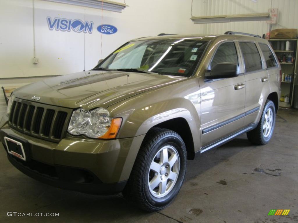 2009 Grand Cherokee Laredo 4x4 - Olive Green Metallic / Medium Slate Gray/Dark Slate Gray photo #1