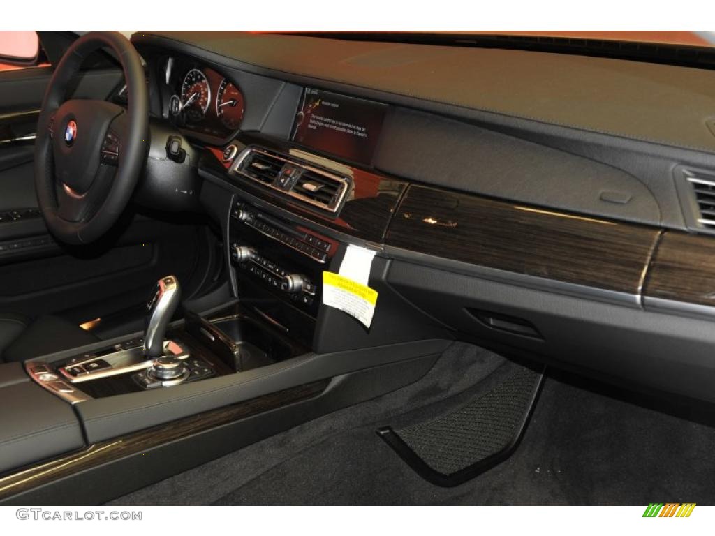 2012 7 Series 740i Sedan - Black Sapphire Metallic / Black photo #21