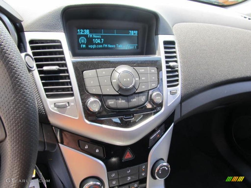 2011 Chevrolet Cruze ECO Controls Photo #49145456