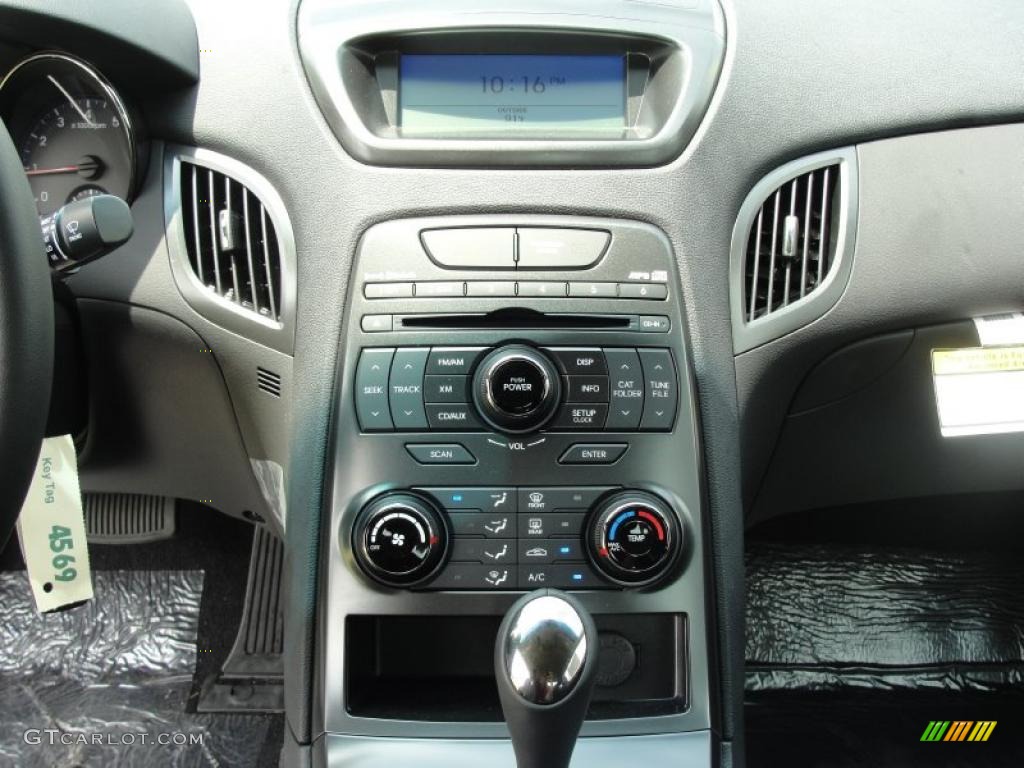 2011 Hyundai Genesis Coupe 2.0T Controls Photo #49145894