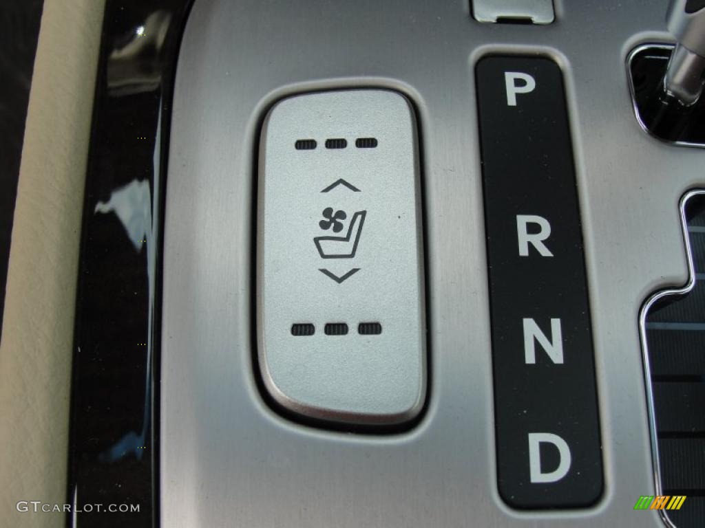 2011 Hyundai Genesis 4.6 Sedan Controls Photo #49146983