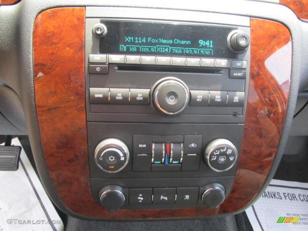 2011 Chevrolet Tahoe LS 4x4 Controls Photo #49147049
