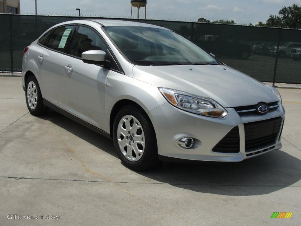 Ingot Silver Metallic 2012 Ford Focus SE Sedan Exterior Photo #49147070