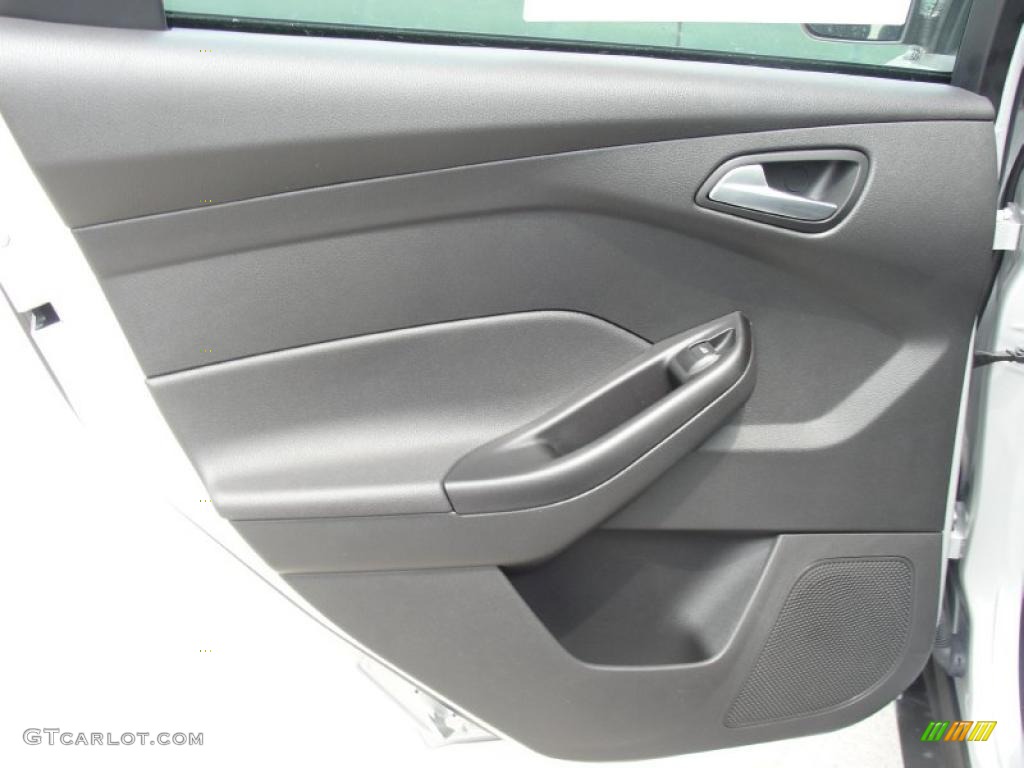 2012 Ford Focus SE Sedan Charcoal Black Door Panel Photo #49147310
