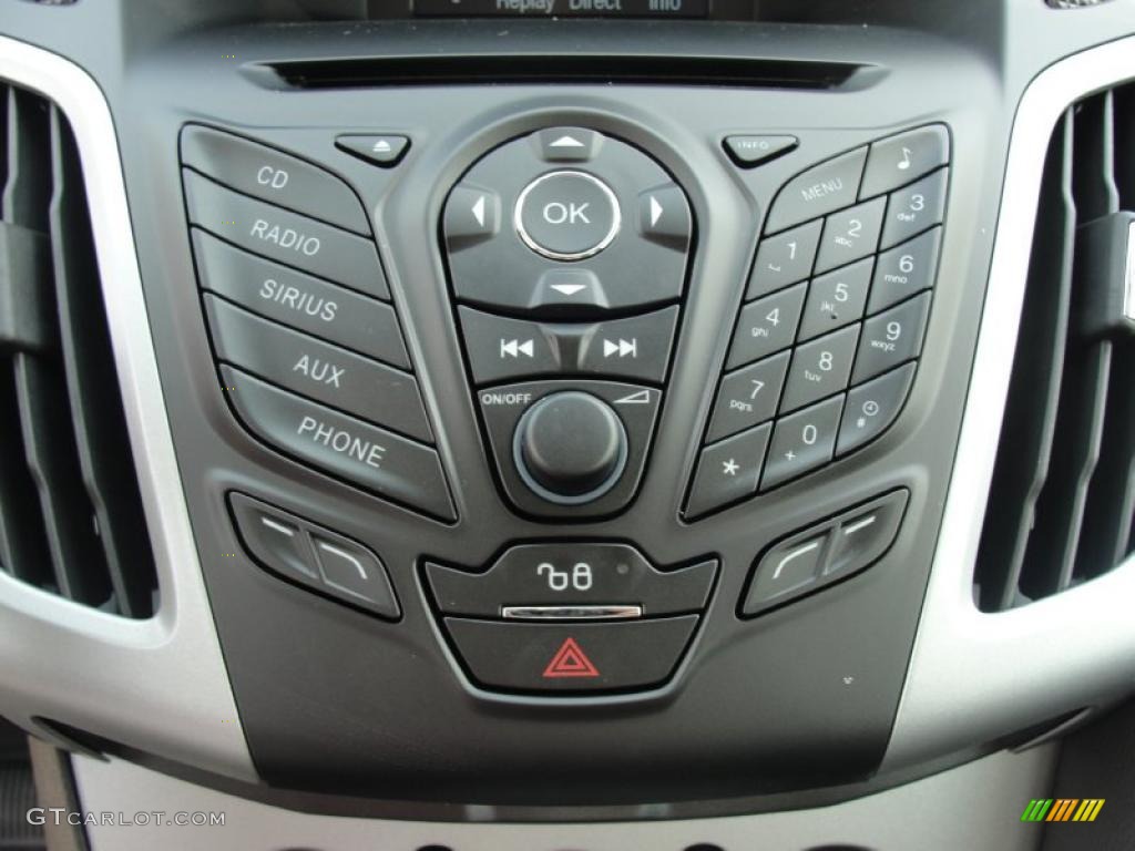 2012 Ford Focus SE Sedan Controls Photo #49147433