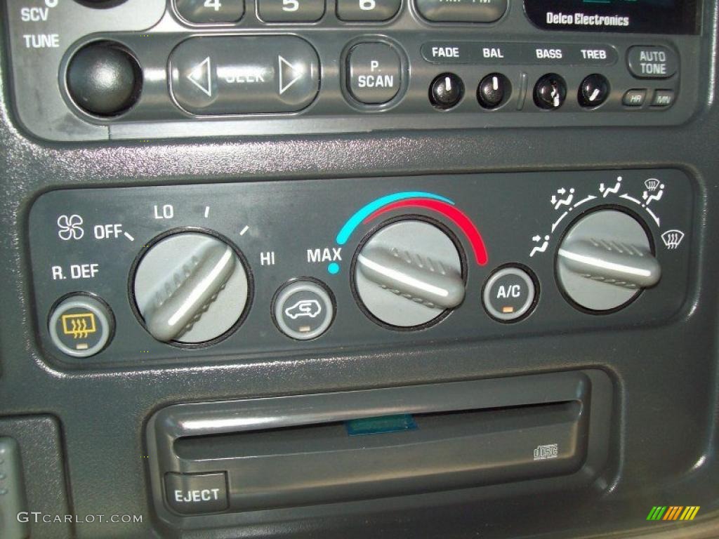 1999 Suburban K2500 SLT 4x4 - Onyx Black / Neutral photo #26