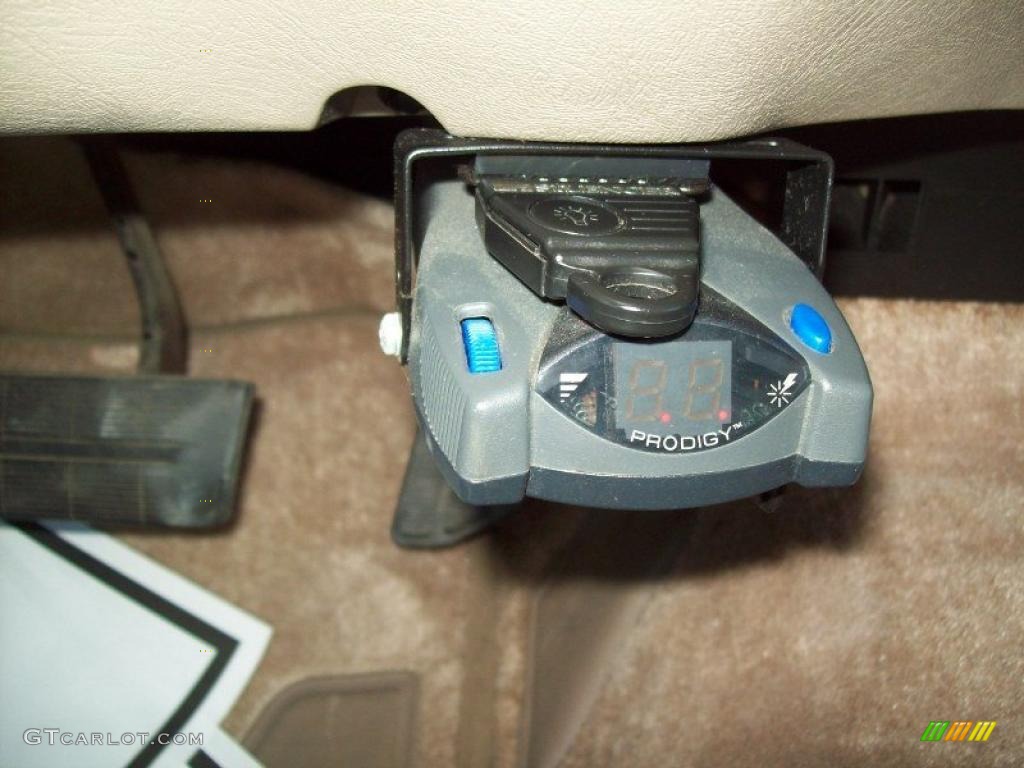 1999 Suburban K2500 SLT 4x4 - Onyx Black / Neutral photo #29