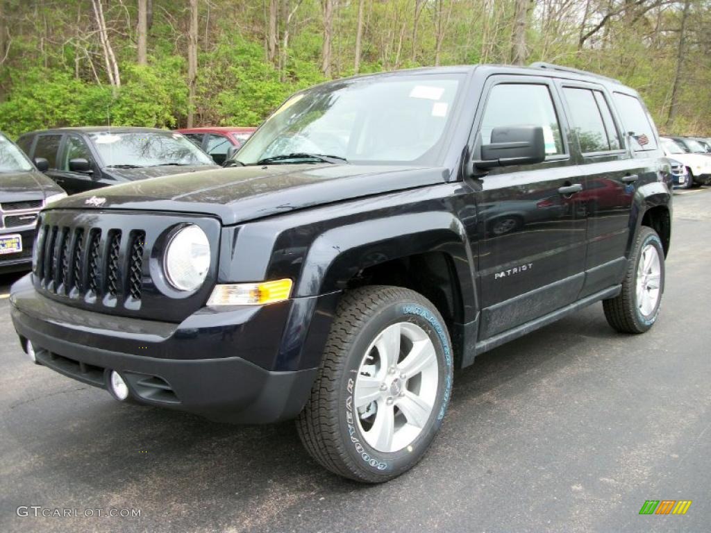 2011 Patriot Sport 4x4 - Blackberry Pearl / Dark Slate Gray photo #1