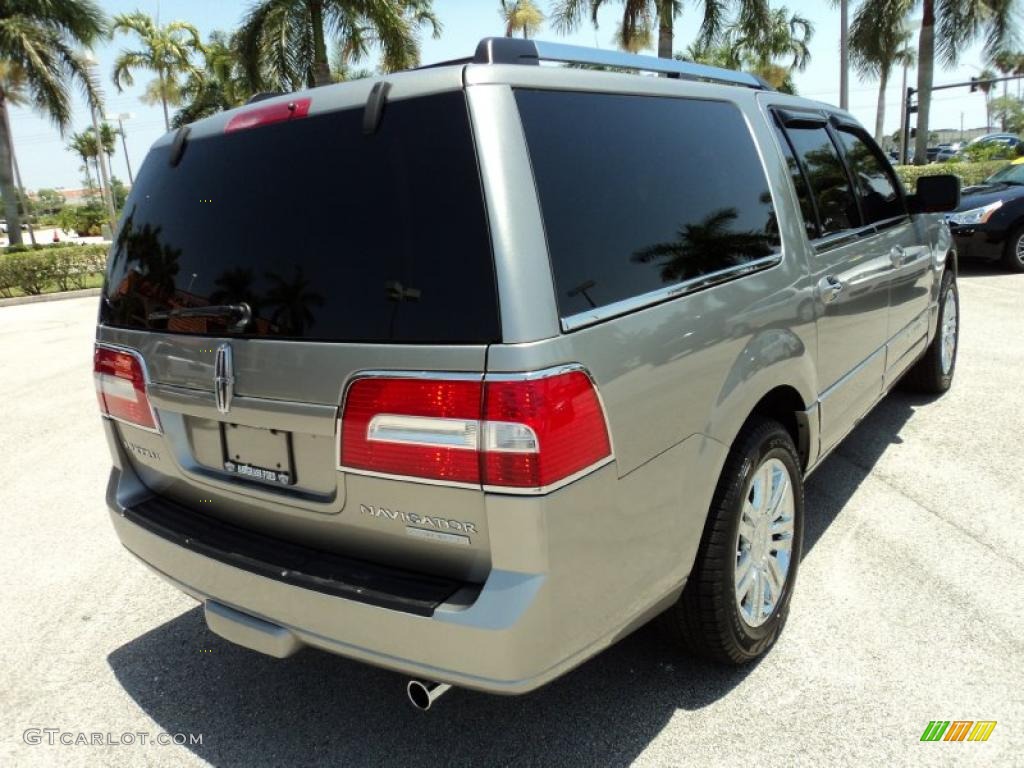 2008 Navigator L Limited Edition 4x4 - Vapor Silver Metallic / Stone/Charcoal Black photo #6