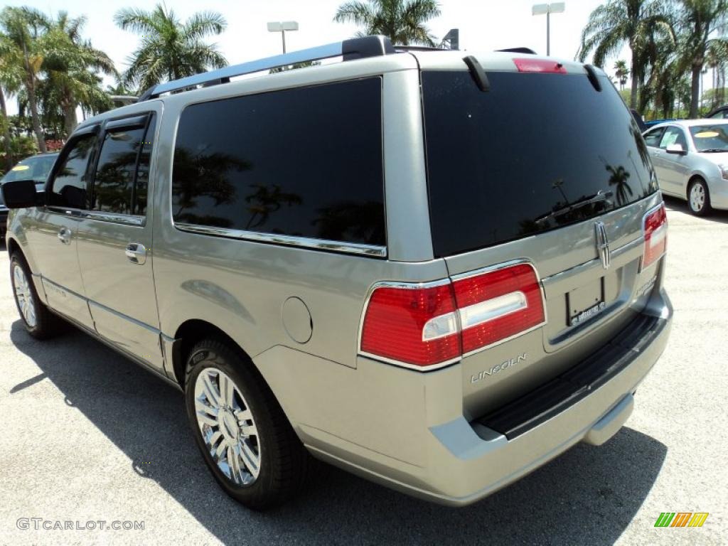 2008 Navigator L Limited Edition 4x4 - Vapor Silver Metallic / Stone/Charcoal Black photo #9