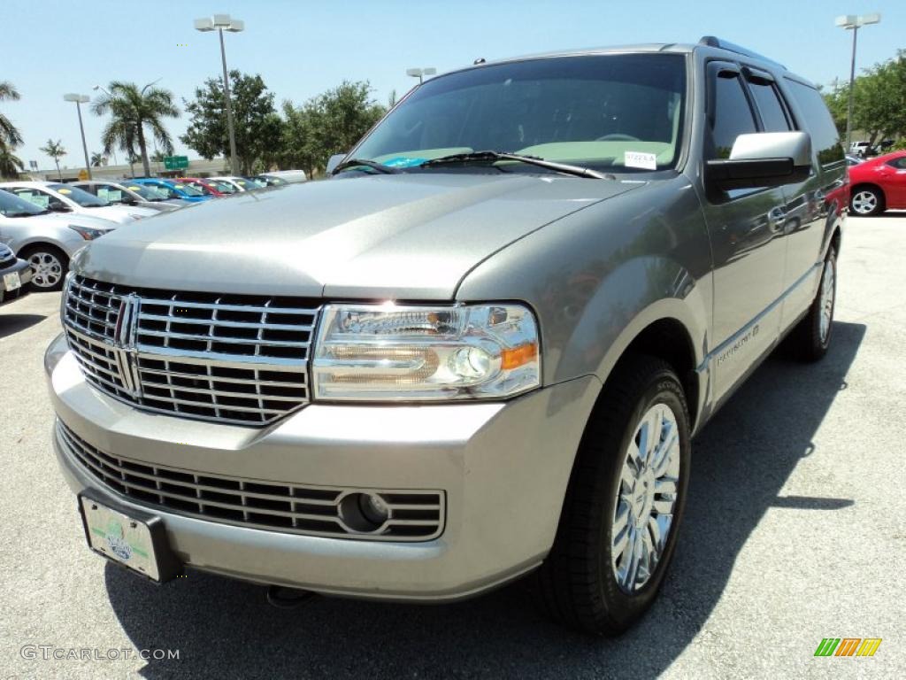 2008 Navigator L Limited Edition 4x4 - Vapor Silver Metallic / Stone/Charcoal Black photo #13