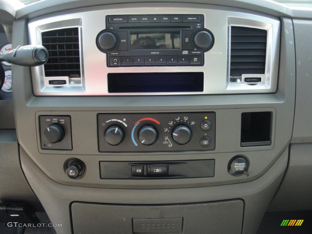 2009 Dodge Ram 3500 SLT Quad Cab 4x4 Dually Controls Photo #49154255