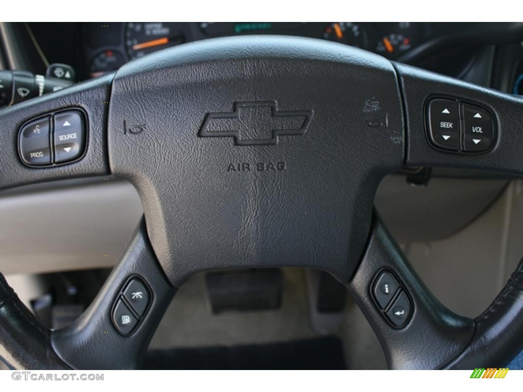 2005 Chevrolet Suburban 2500 LT 4x4 Controls Photo #49159019
