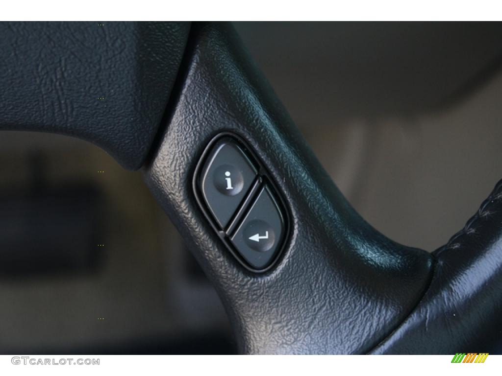 2005 Chevrolet Suburban 2500 LT 4x4 Controls Photo #49159085