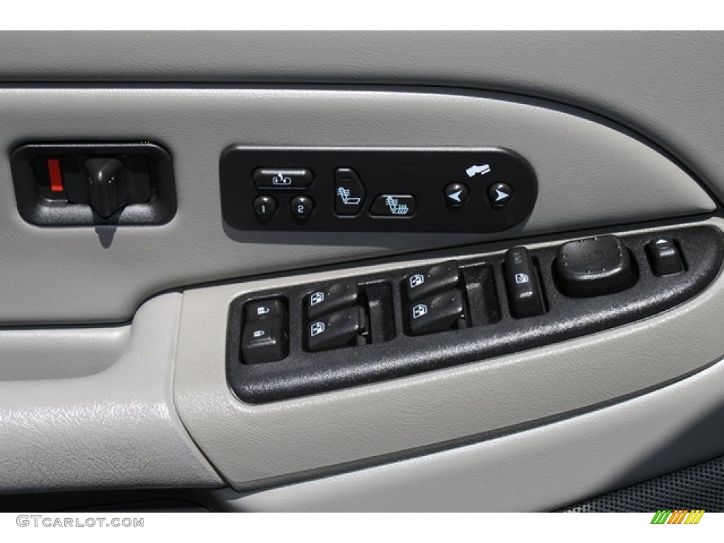 2005 Chevrolet Suburban 2500 LT 4x4 Controls Photo #49159217