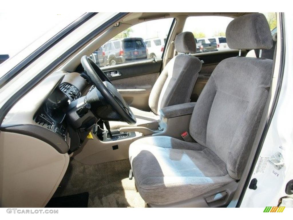 1995 Accord LX Wagon - Frost White / Beige photo #8