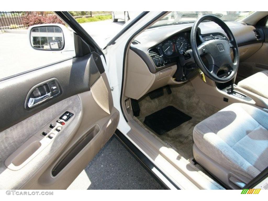 1995 Honda Accord LX Wagon Beige Door Panel Photo #49160666