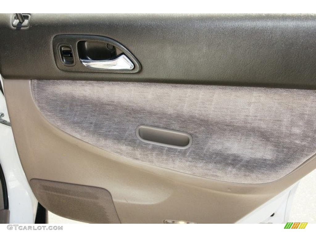 1995 Honda Accord LX Wagon Door Panel Photos