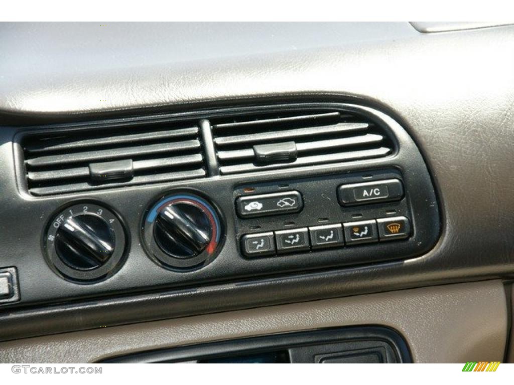 1995 Honda Accord LX Wagon Controls Photo #49160789