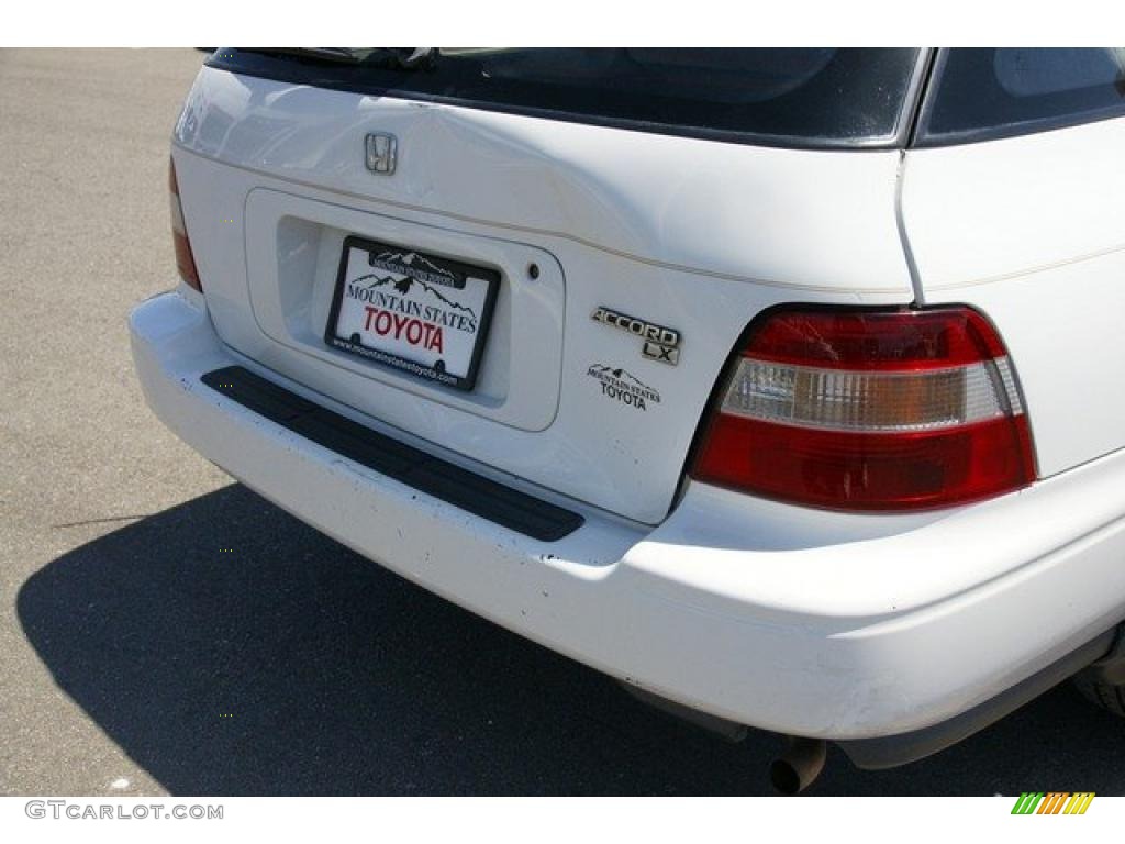 1995 Accord LX Wagon - Frost White / Beige photo #30